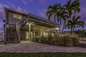 Exterior - Azule - Waterfront Villa with Private Dock (Indian Rocks Beach)