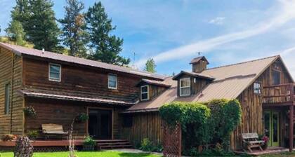 Beautiful, Quaint, and Cozy room.