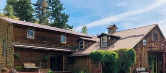 Beautiful, Quaint, and Cozy room.