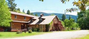 Beautiful, Quaint, and Cozy Rooms.