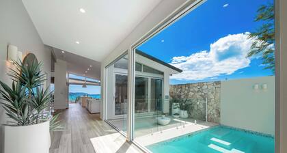 Coastal Haven Retreat - Luxe Airlie Beach Holiday Home
