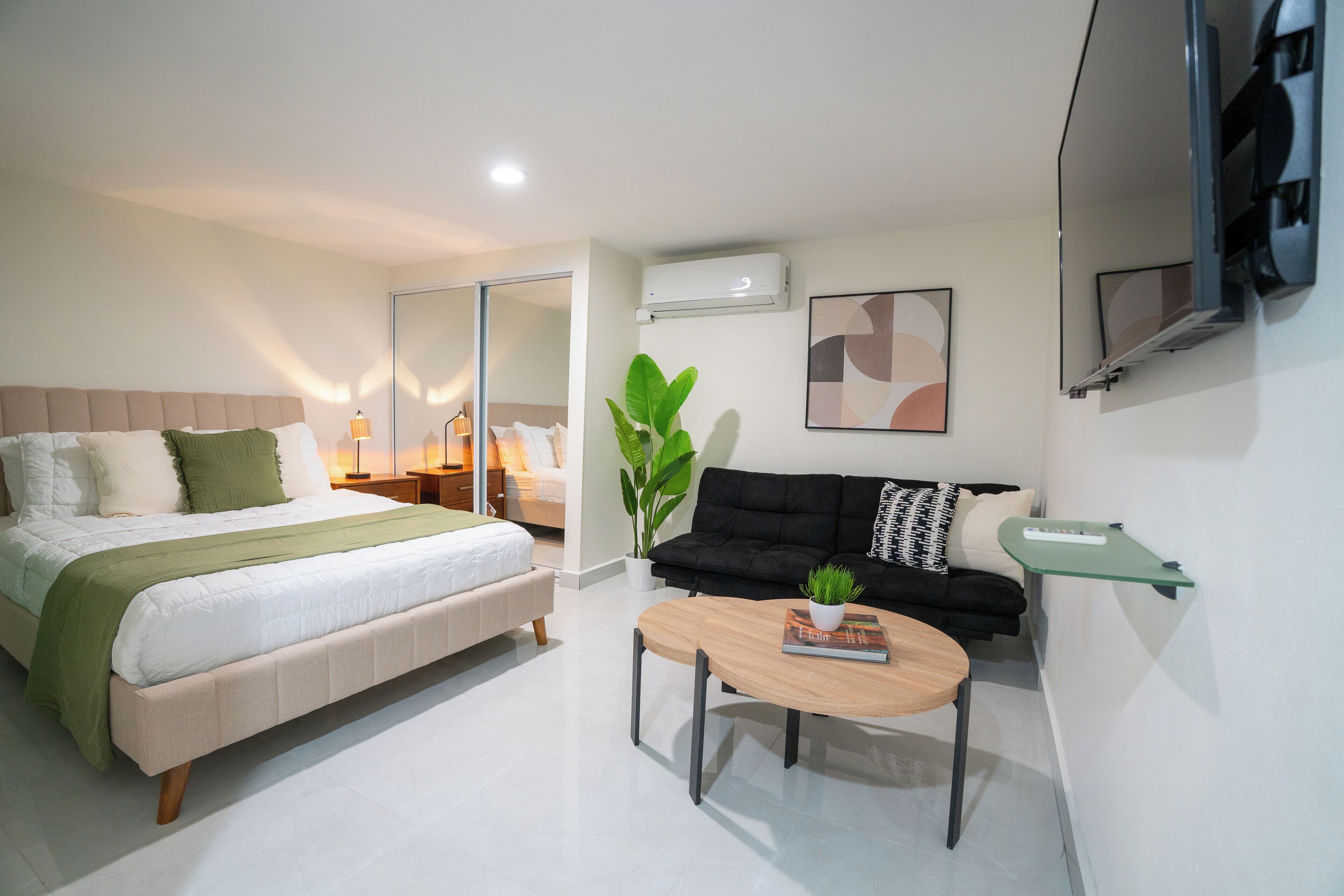 2 habitaciones, tabla de planchar con plancha, wifi y ropa de cama 
