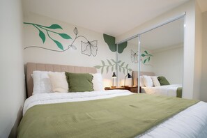 2 bedrooms, iron/ironing board, WiFi, bed sheets - Modern Cozy Apt Just Steps from the Beach (Crolina)