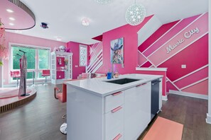 House - Barbie s Nashville Bachelorette Bash (Nashville)