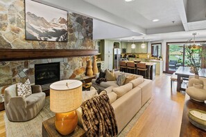 Smart TV, fireplace, books - Spacious 3BR Park City Townhome w/ Fireplace & Open Layout (Park City)