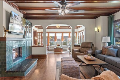 Walk to Beach & Pier | Fully-Loaded Kitchen