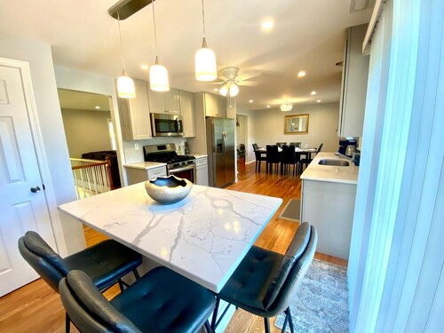 4 Bed, 3 Bath Urban Luxury in Central CT w/ free RV parking