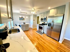 Fridge, microwave, oven, stovetop - 4 Bed, 3 Bath Urban Luxury in Central CT w/ free RV parking (Newington)