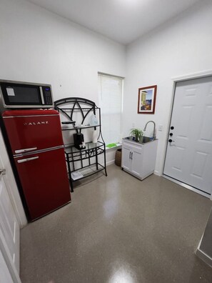 Interior - 1br 1ba Duplex on 29th (Galveston)