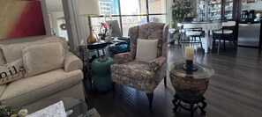 Interior - Effortless Downtown Calgary Executive Condo | 6 to 8 Month Occupancy | $1,980/mo (Calgary)