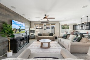 Living area - The Saguaro Oasis Home • Arcade • BBQ Grill (San Tan Valley)