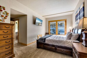 Iron/ironing board, travel cot