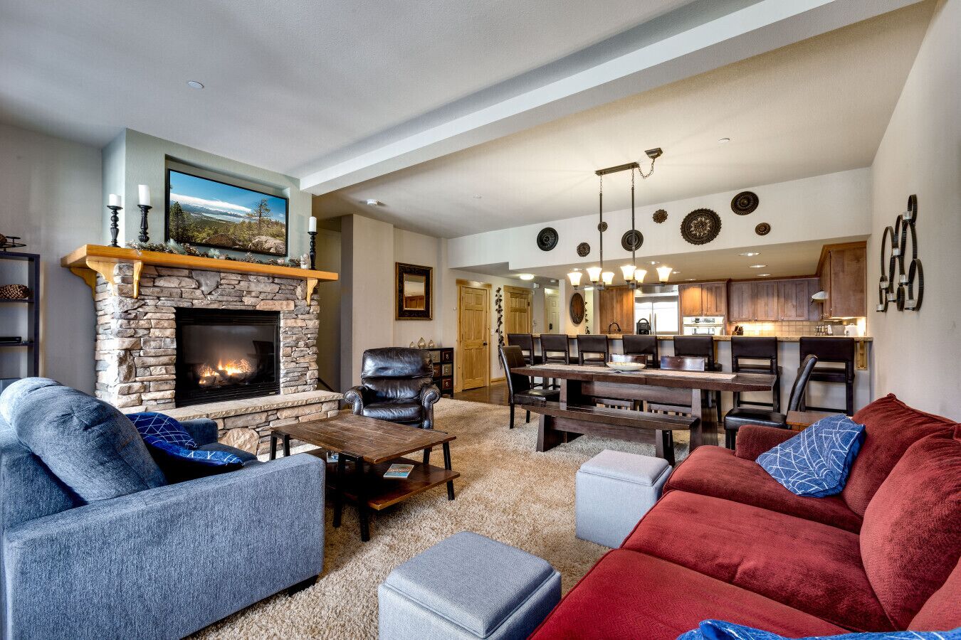 Télévision, cheminée