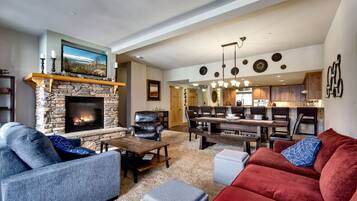 Télévision, cheminée