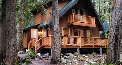 Cedar Sauna + EV Charger | ~30 mins to Mt Baker