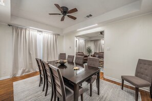 Dining - Cozy & Safe 3 Bd Rm Home- Close To Everything-Pets OK- Long Term Stays Welcome (Fort Worth)