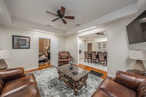 Living area - Cozy & Safe 3 Bd Rm Home- Close To Everything-Pets OK- Long Term Stays Welcome (Fort Worth)