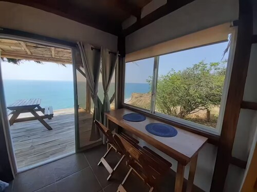 Cozy oceanfront house in Santa Marianita