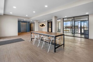 Lobby - Echo Suites Extended Stay By Wyndham Colorado Springs Airpt (Colorado Springs)