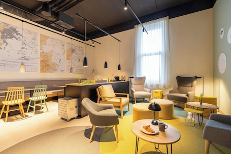 Bar (in loco). Leonardo Smart Hotel Vienna Airport