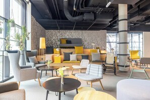 Lobby - Leonardo Smart Hotel Vienna Airport (Schwechat)