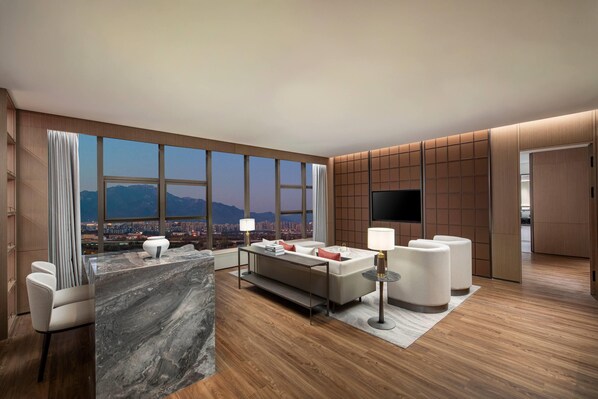 Suite, Multiple Beds, Non Smoking (Minister)