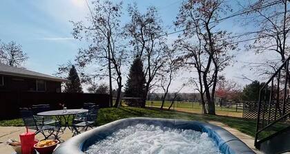 Hot Tub, Park, 420, 1GB internet, Quiet Getaway