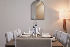 Dining - NEW! Luxury Home - Walk to DT & Alamodome - Garage (San Antonio)