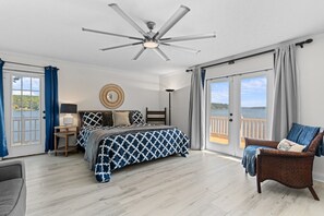 Iron/ironing board, travel cot, WiFi, bed sheets - HugeViews|Dock|FirePit|Kayaks|PickleBall|BoatRamp (Sparta)