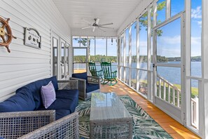 Interior - HugeViews|Dock|FirePit|Kayaks|PickleBall|BoatRamp (Sparta)