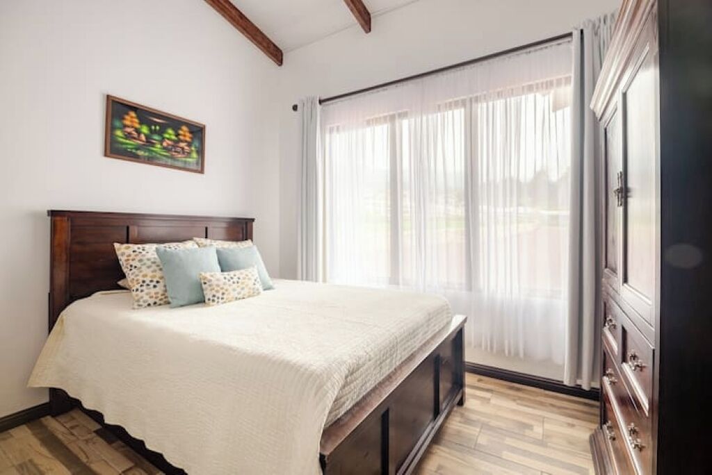 2 bedrooms, desk, free WiFi, bed sheets