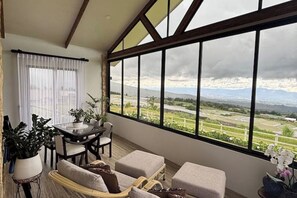 Interior - Cabin with Central Valley View Villa Ron Dafa Casa Renacer  (Alajuela)