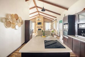 Interior - Cabin with Central Valley View Villa Ron Dafa Casa Renacer  (Alajuela)