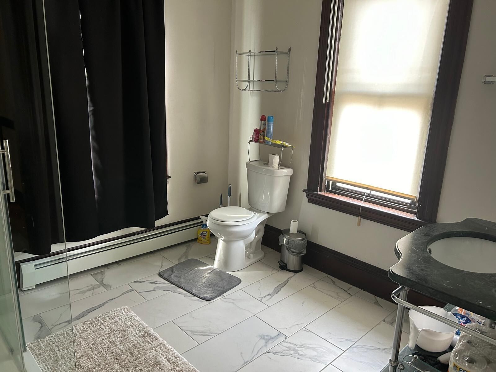 مناشف، صابون، شامبو، ورق حمّام