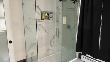 Towels, soap, shampoo, toilet paper