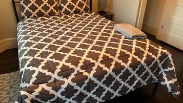 Desk, laptop workspace, free WiFi