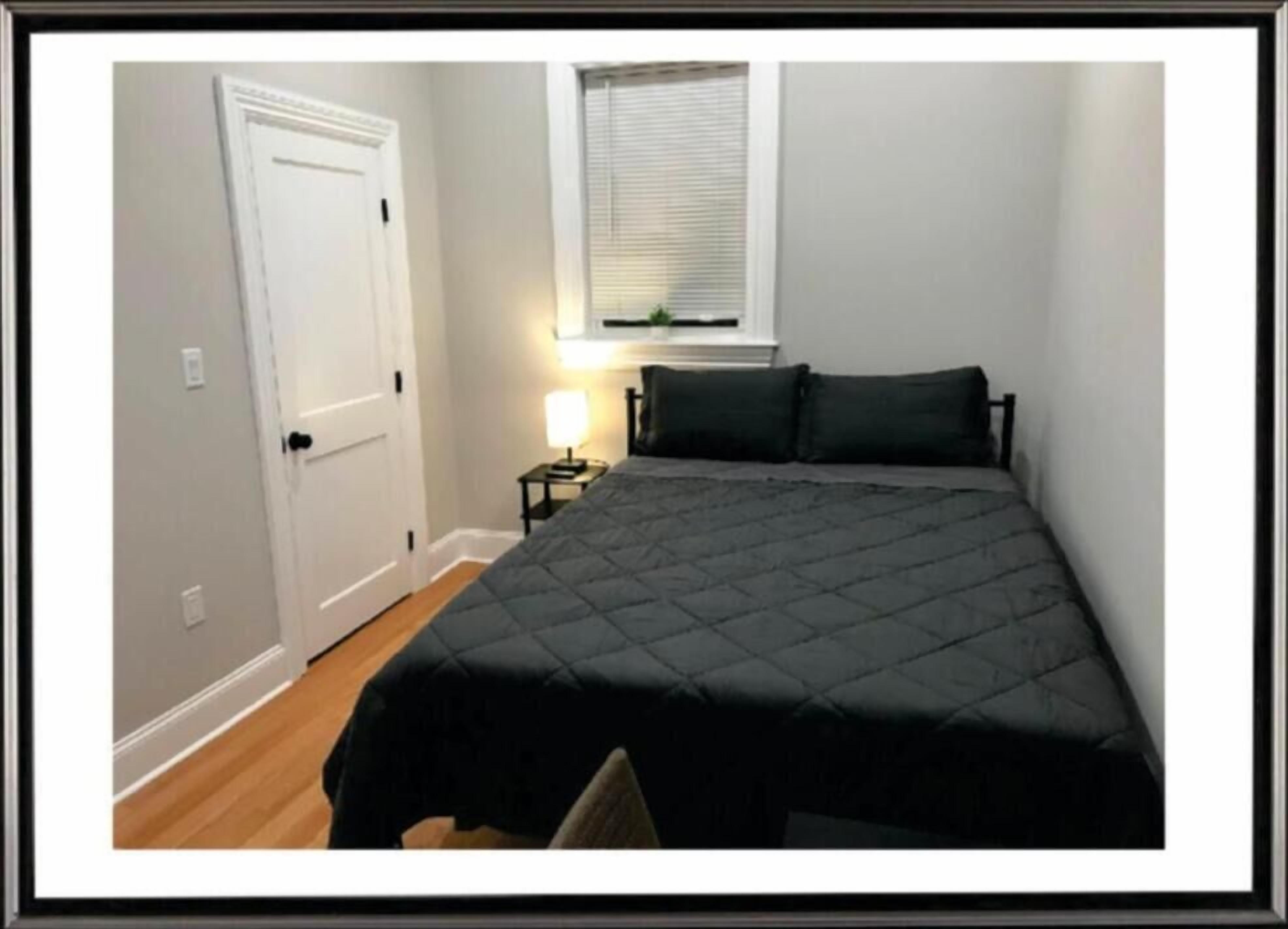 Desk, laptop workspace, free WiFi