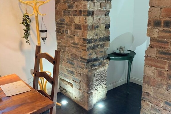 Interior - Charming Maybole Retreat – Steps from the Castle, Beaches & Golf, with Spa Bath (Maybole)