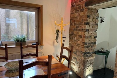 Charming Maybole Retreat – Steps from the Castle, Beaches & Golf, with Spa Bath