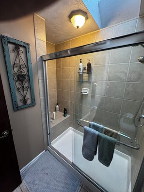 Shower, jetted bath, hair dryer, towels - Executive 3-bedroom 3 Bth Home in Pueblo with Jetted Tub and Hot Tub, (Pueblo)