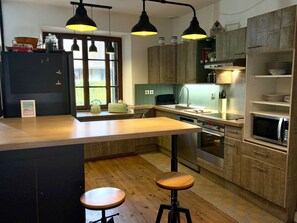 Fridge, microwave, oven, coffee/tea maker - Venez Chez Vous Parenthèse du lac (Lathuile)