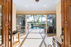 Interior - Hibiscus|Heated Pool • Private Dock • Bikes • Kayaks • Walk to Fishermen’s Village (Punta Gorda)