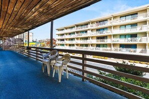 Property grounds - Wharf & Waves Retreat | Beach Block (Ocean City)