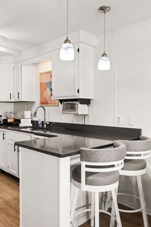 Fridge, microwave, oven, stovetop - Wharf & Waves Retreat | Beach Block (Ocean City)