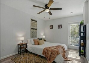 Iron/ironing board, WiFi, bed sheets