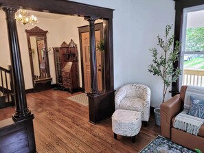 Interior - Historic remodeled 2-bedroom home in a quiet neighborhood (Champaign)