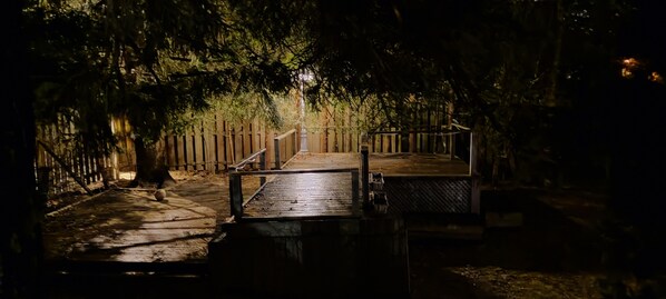 Property grounds - Charming Cottage with Fireplace/Family Friendly/National Park& Ski /Forena Spa (Saint-Bruno-de-Montarville)