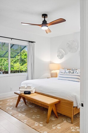 4 Schlafzimmer, Schreibtisch, Bügeleisen/Bügelbrett, Reisekinderbett