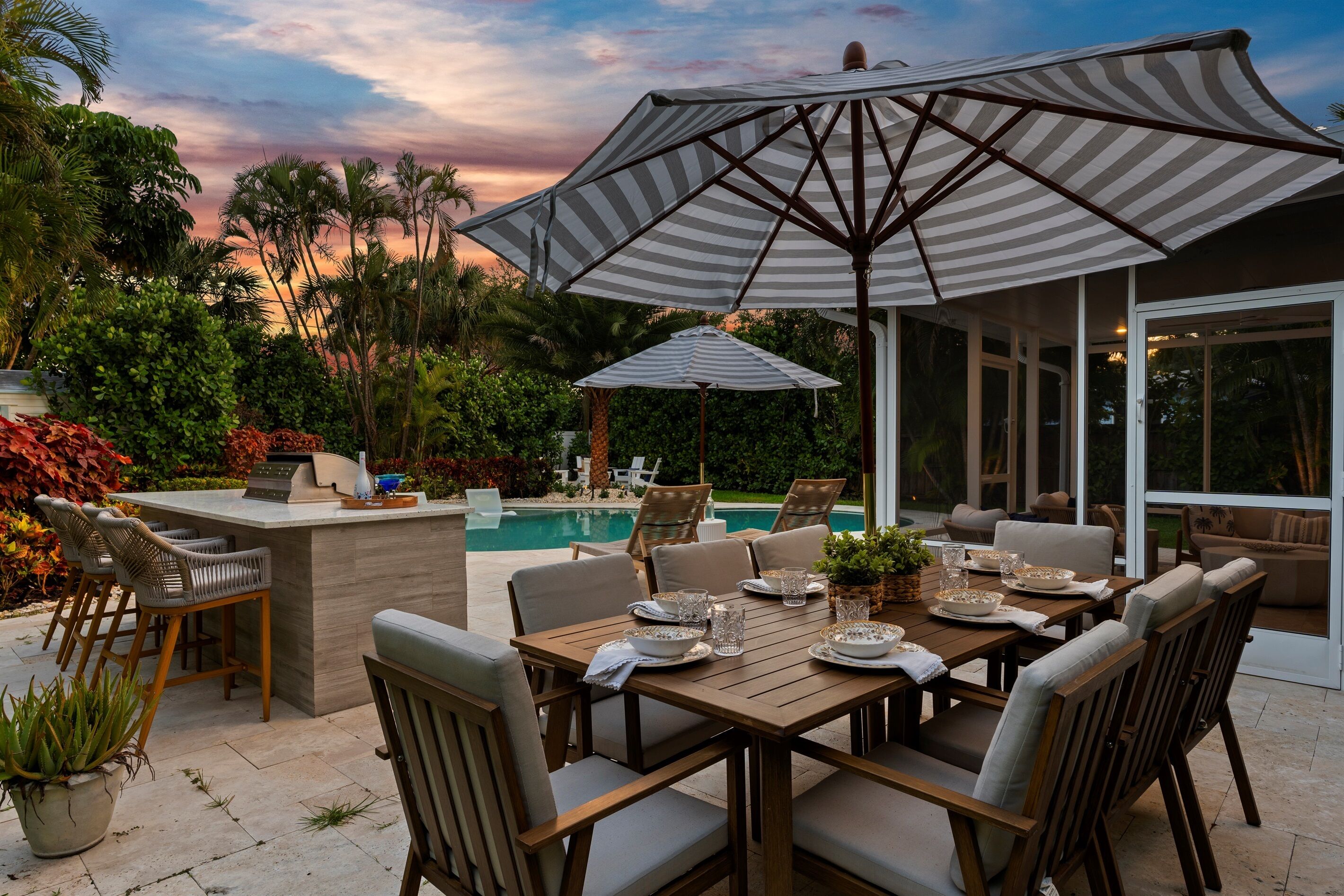 Outdoor dining