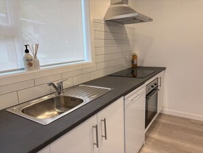 Fridge, microwave, oven, dishwasher - Charming Home in Lower Hutt (Lower Hutt)